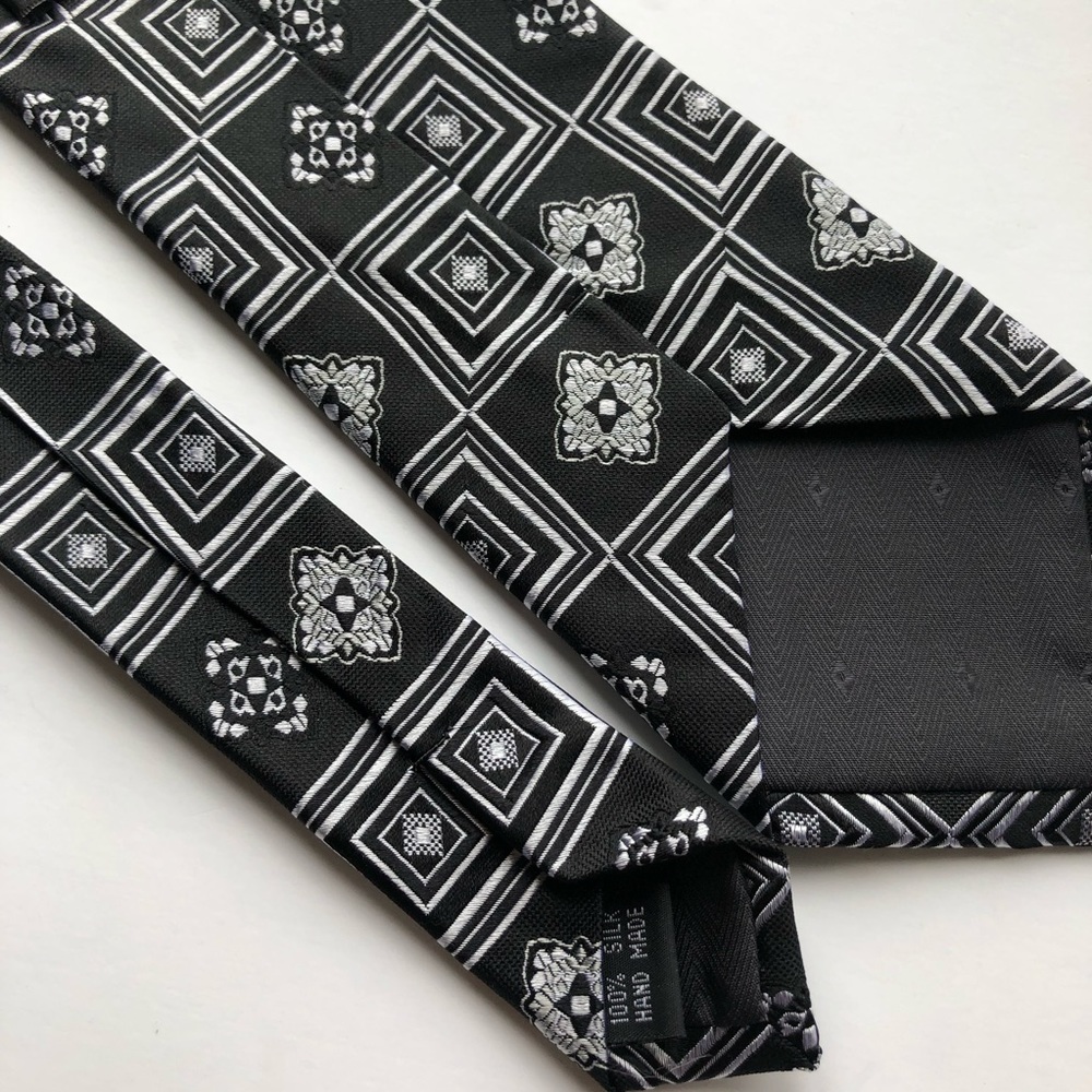 Piattelli Uomo Black and Silver 100% Silk Tile Tie - Picture 8 of 8
